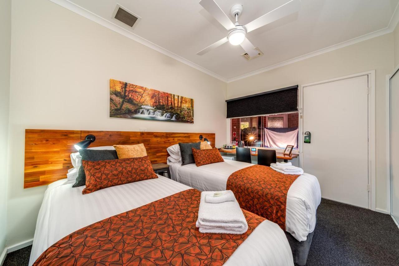 Black Sheep Motel Goulburn Exterior foto