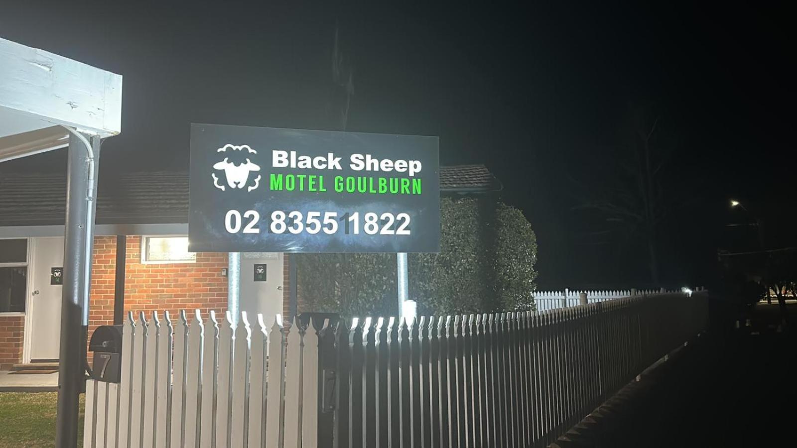 Black Sheep Motel Goulburn Exterior foto